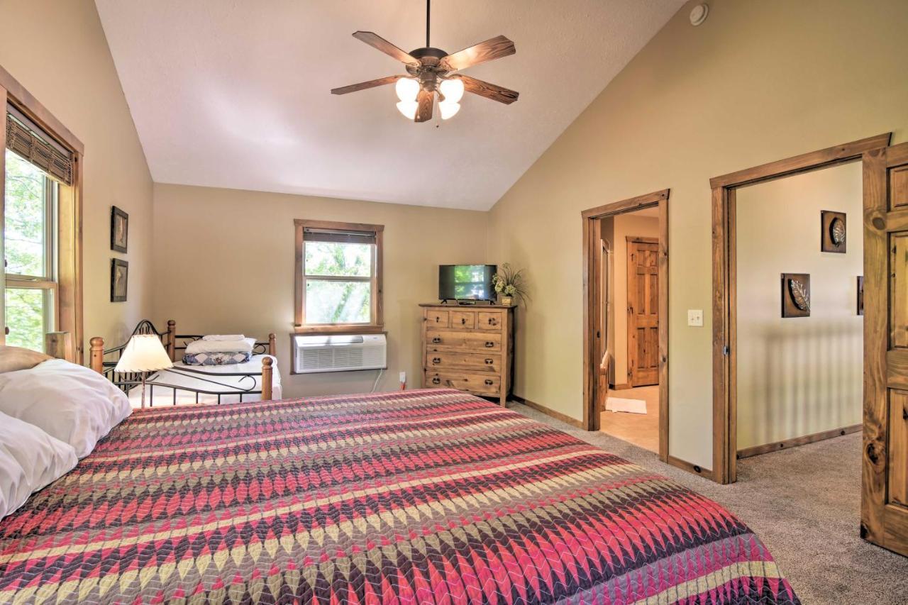 Holiday home Refined Near Silver Dollar City! Branson