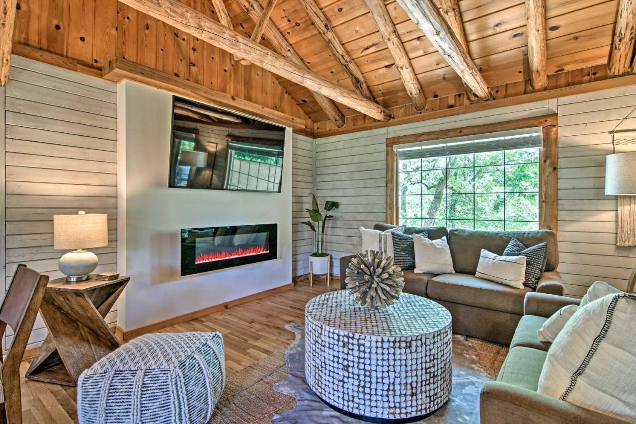 Holiday home Updated Cabin On Indian Point With Deck! *