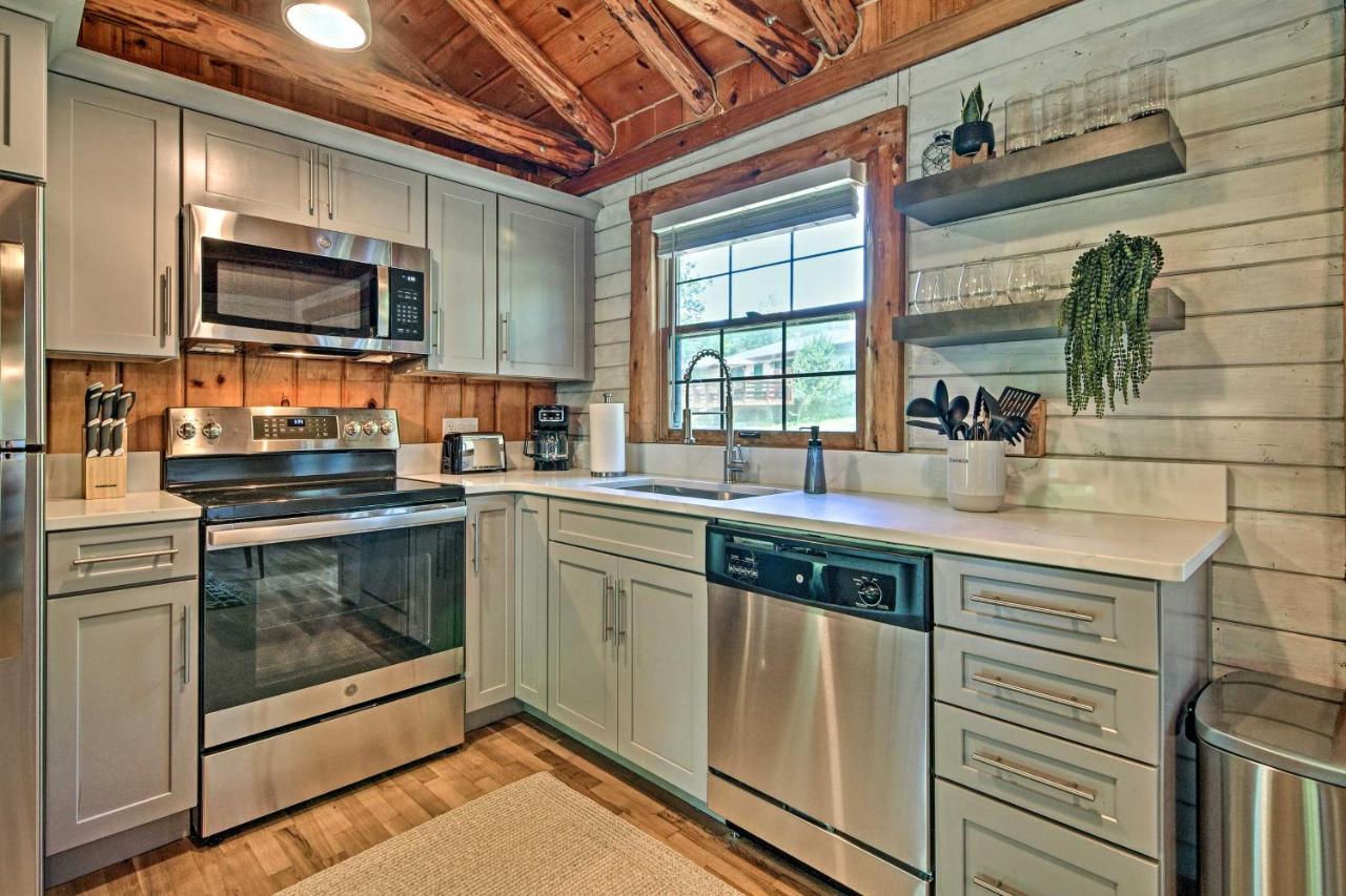 Updated Cabin On Indian Point With Deck!