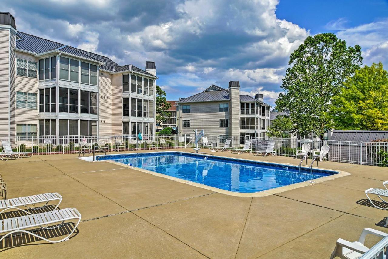 Apartment Pool Access, Near Table Rock Lake!