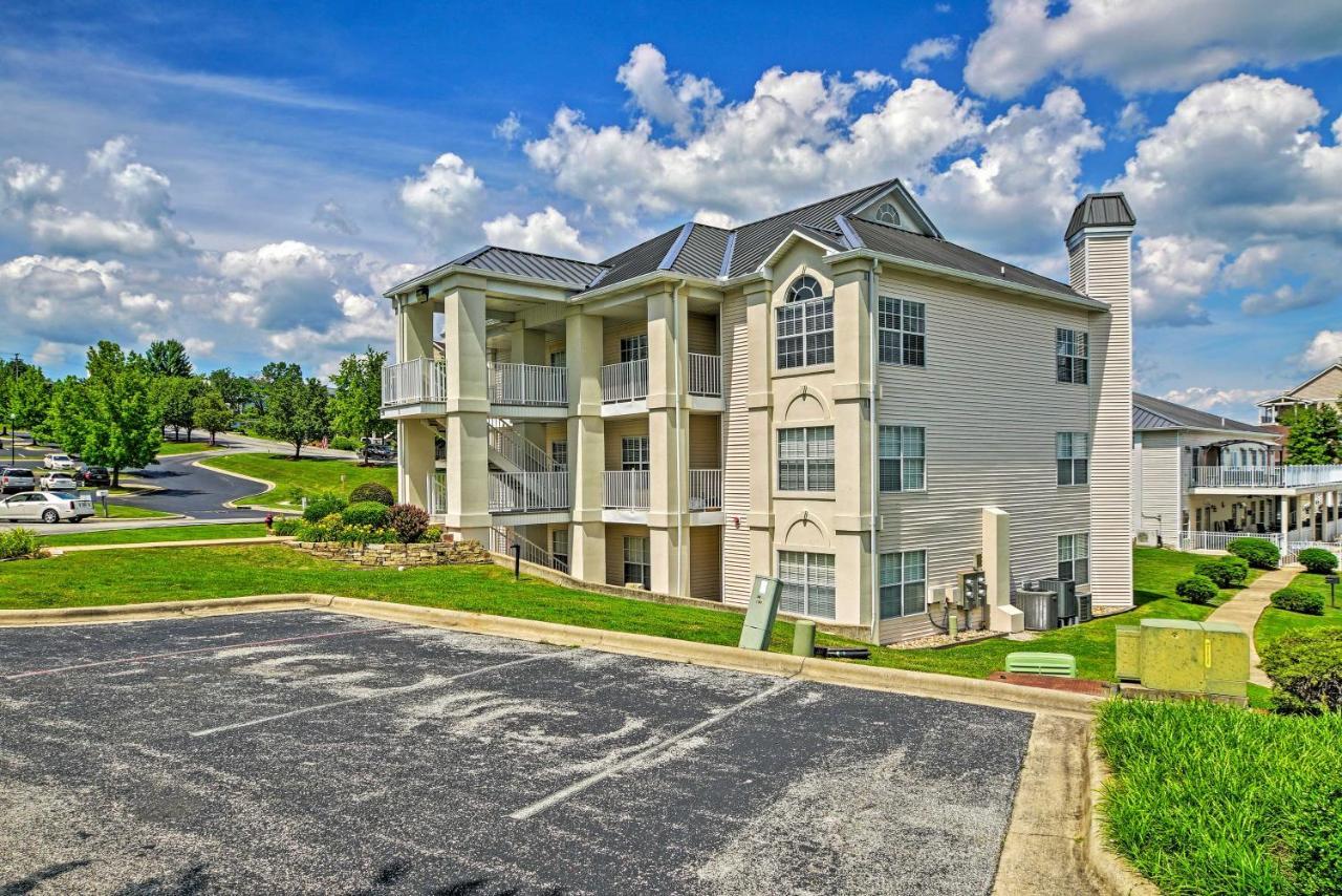 Pool Access, Near Table Rock Lake! Apartment