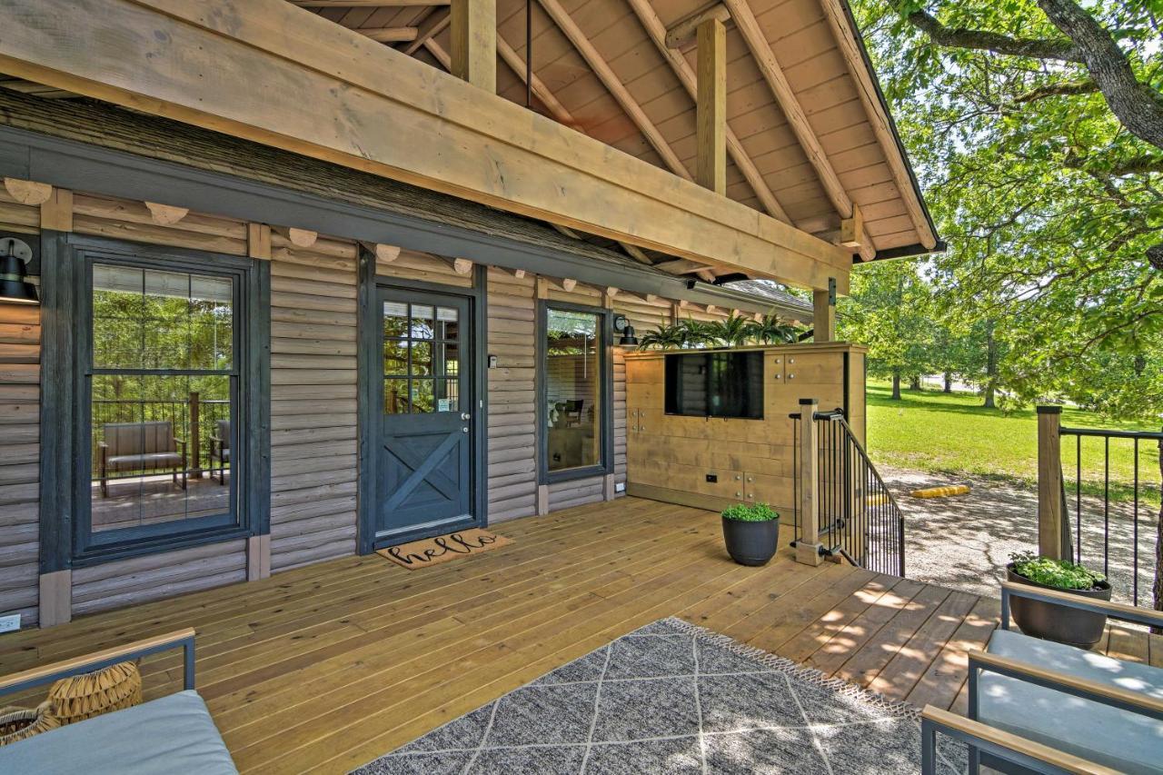 Updated Cabin On Indian Point With Deck! Branson