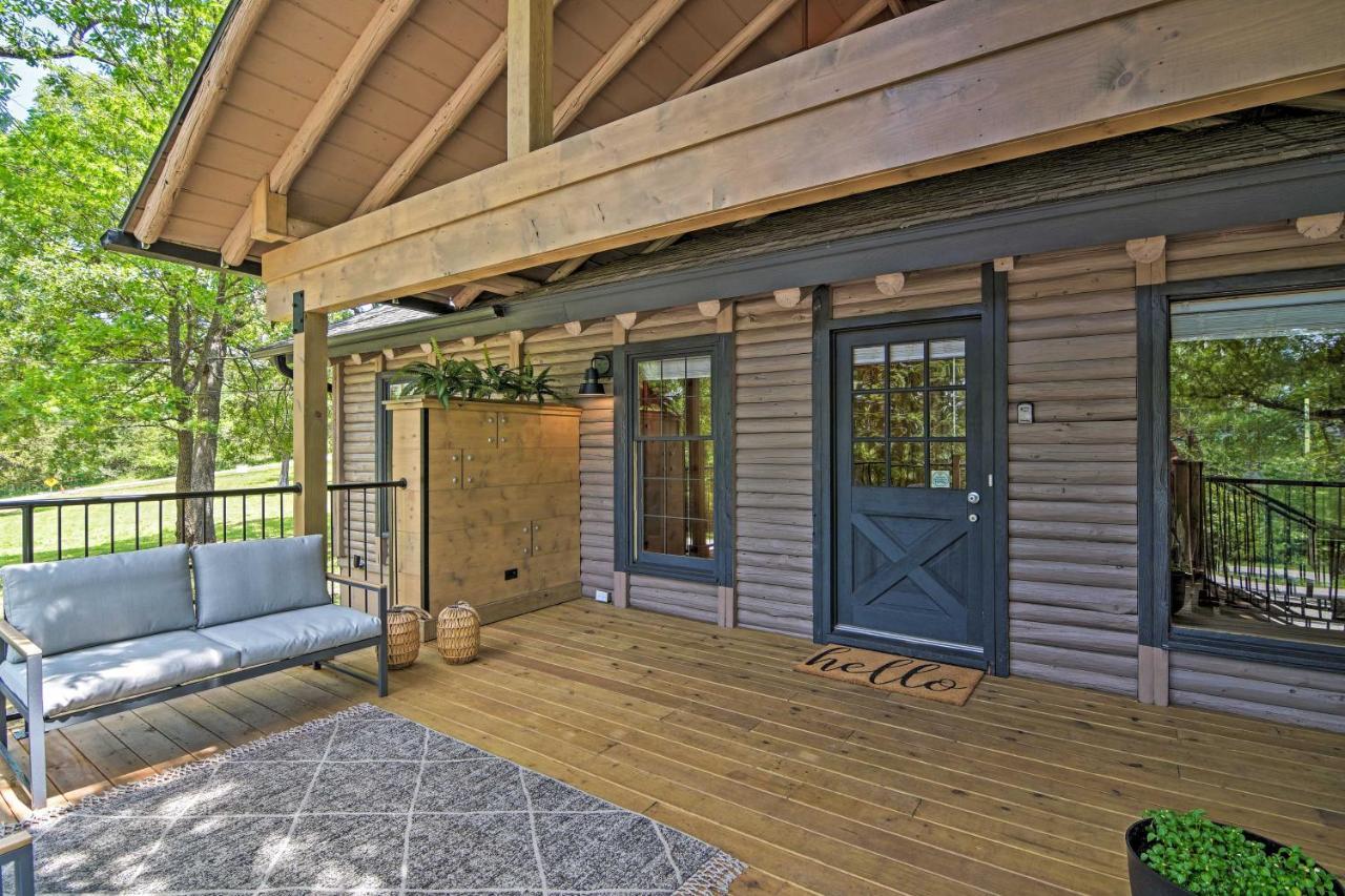 Holiday home Updated Cabin On Indian Point With Deck!
