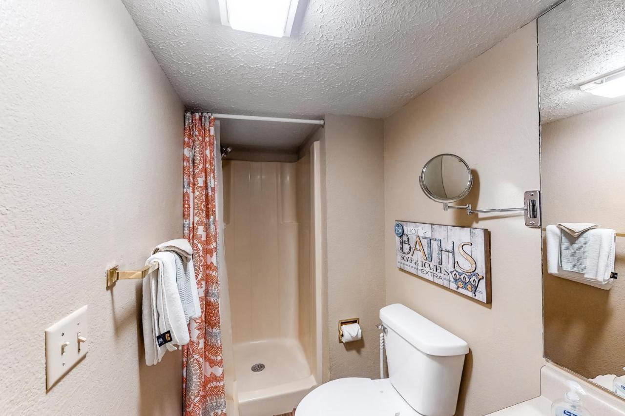 Fall Creek & Pond View Retreat Holiday home *
