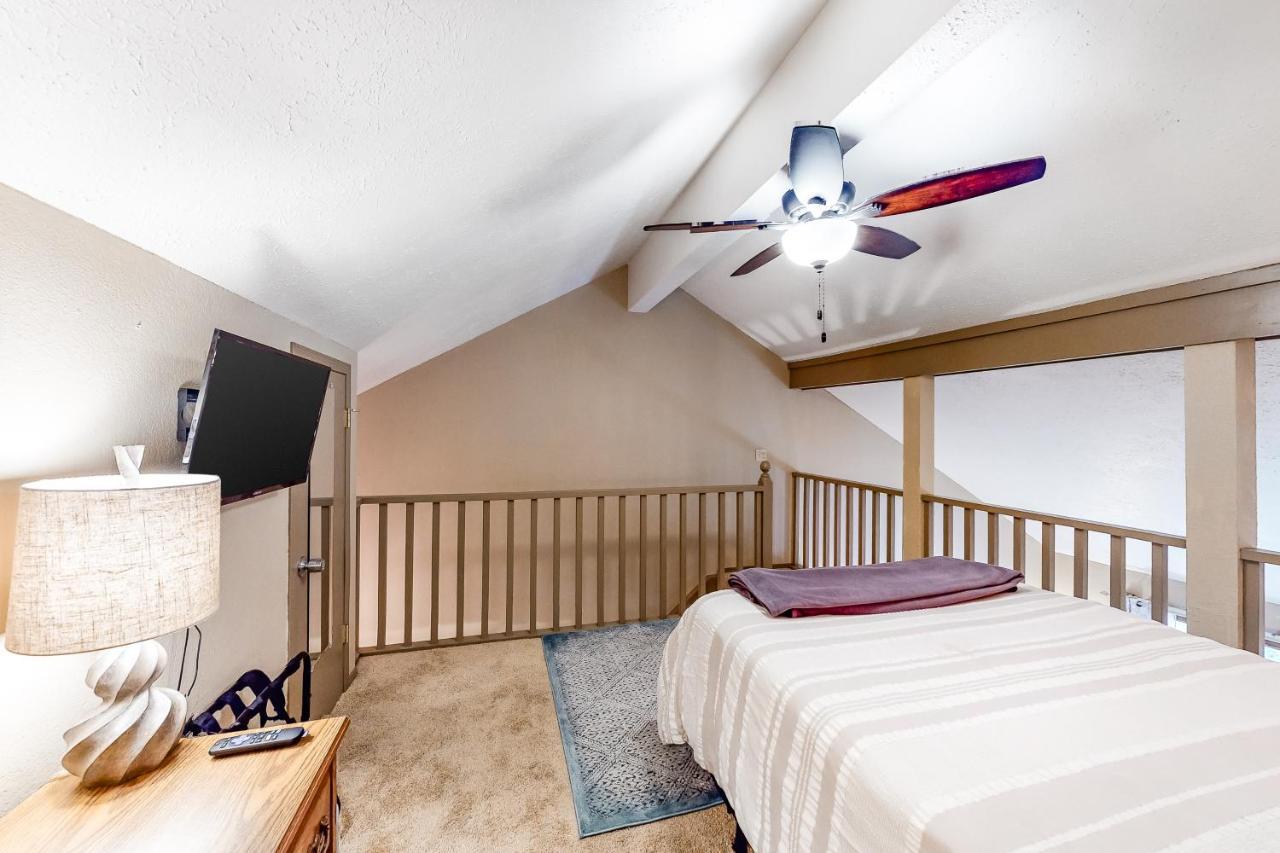 Fall Creek & Pond View Retreat Holiday home *