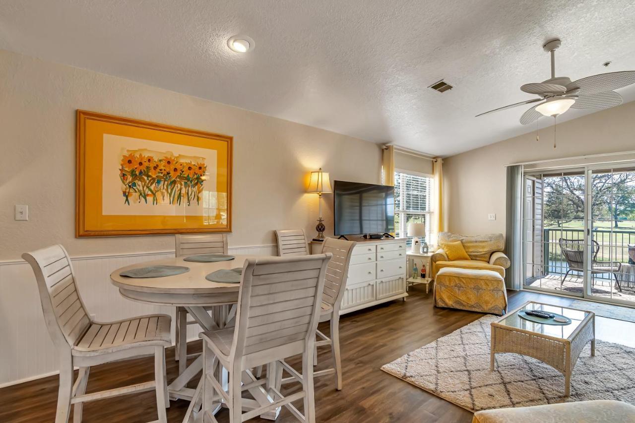 Golden Getaway Apartment