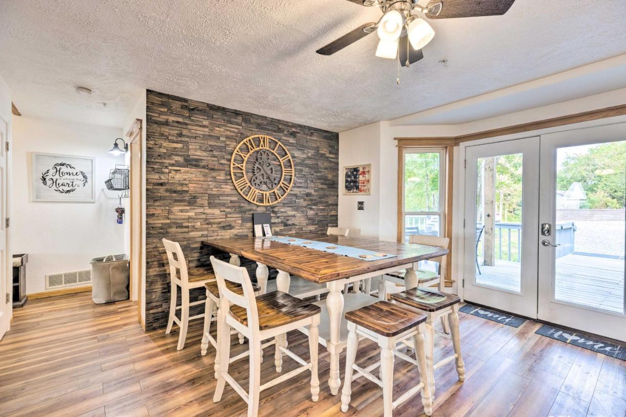Hilltop Hideaway With Trampoline! Holiday home Branson