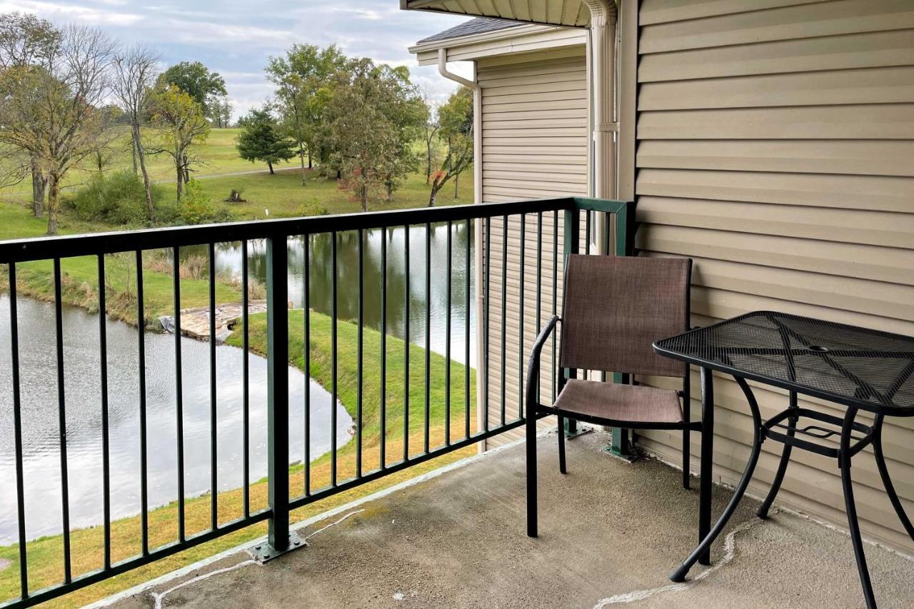 Condo With Golf Views 3 Mi To Branson Landing! Apartment *