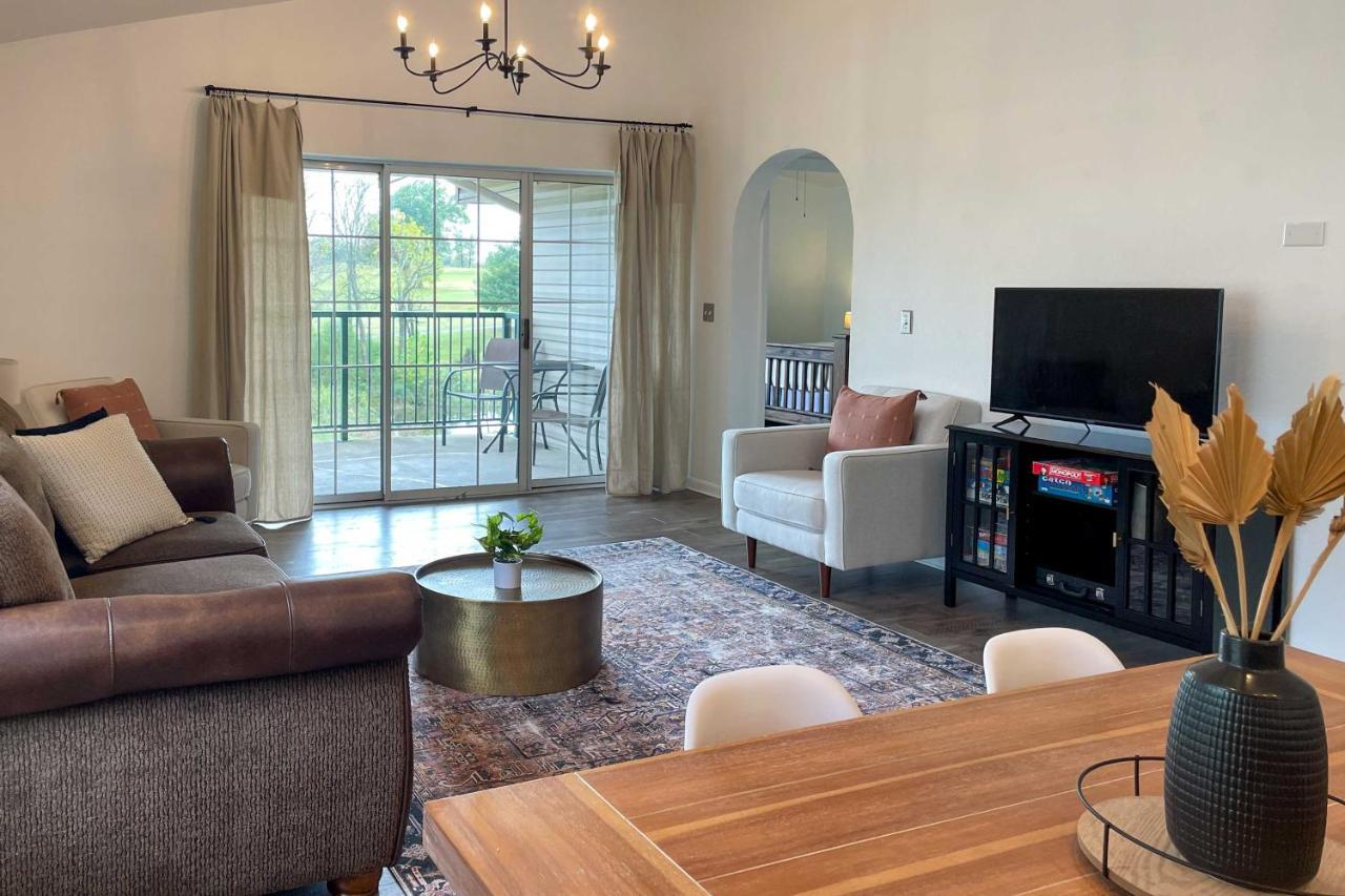 Apartment Condo With Golf Views 3 Mi To Branson Landing! Branson