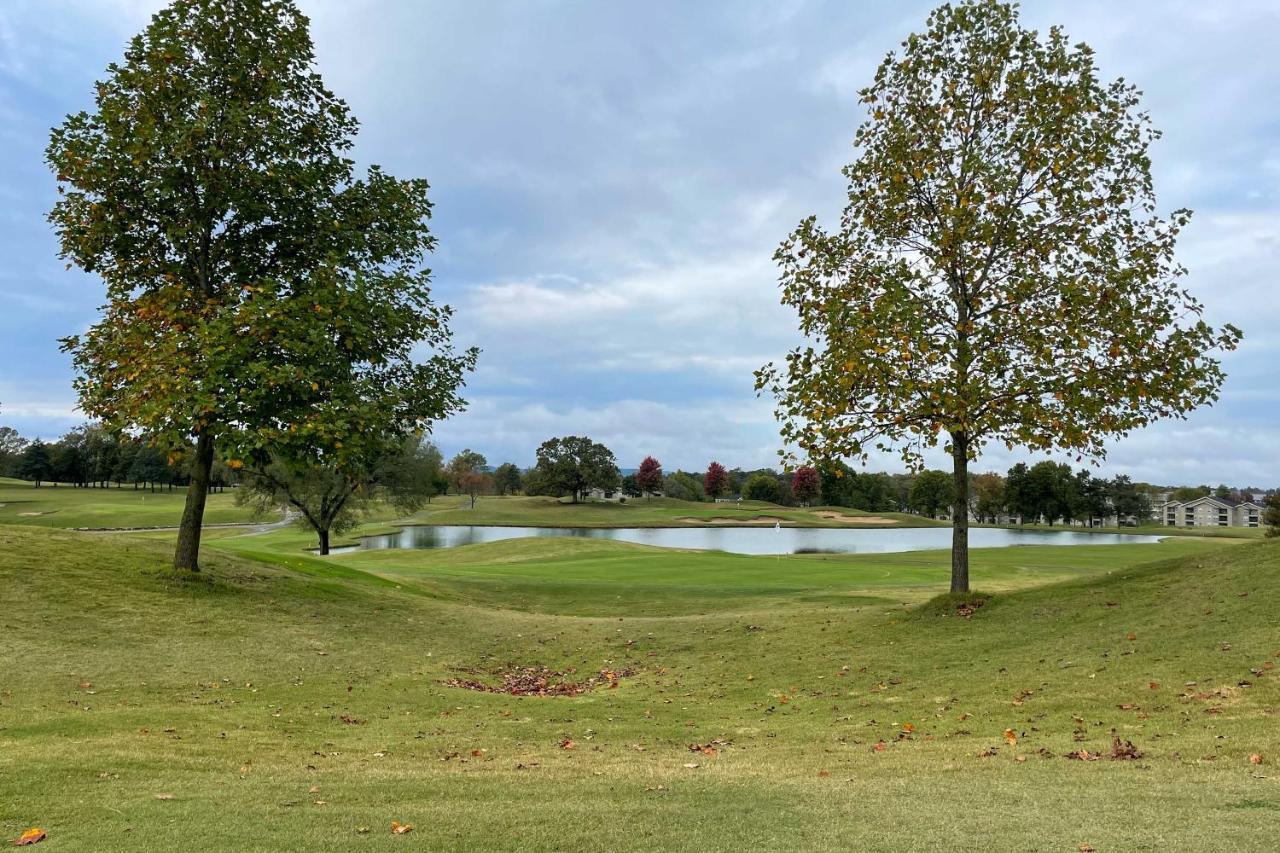 Apartment Condo With Golf Views 3 Mi To Branson Landing! Branson