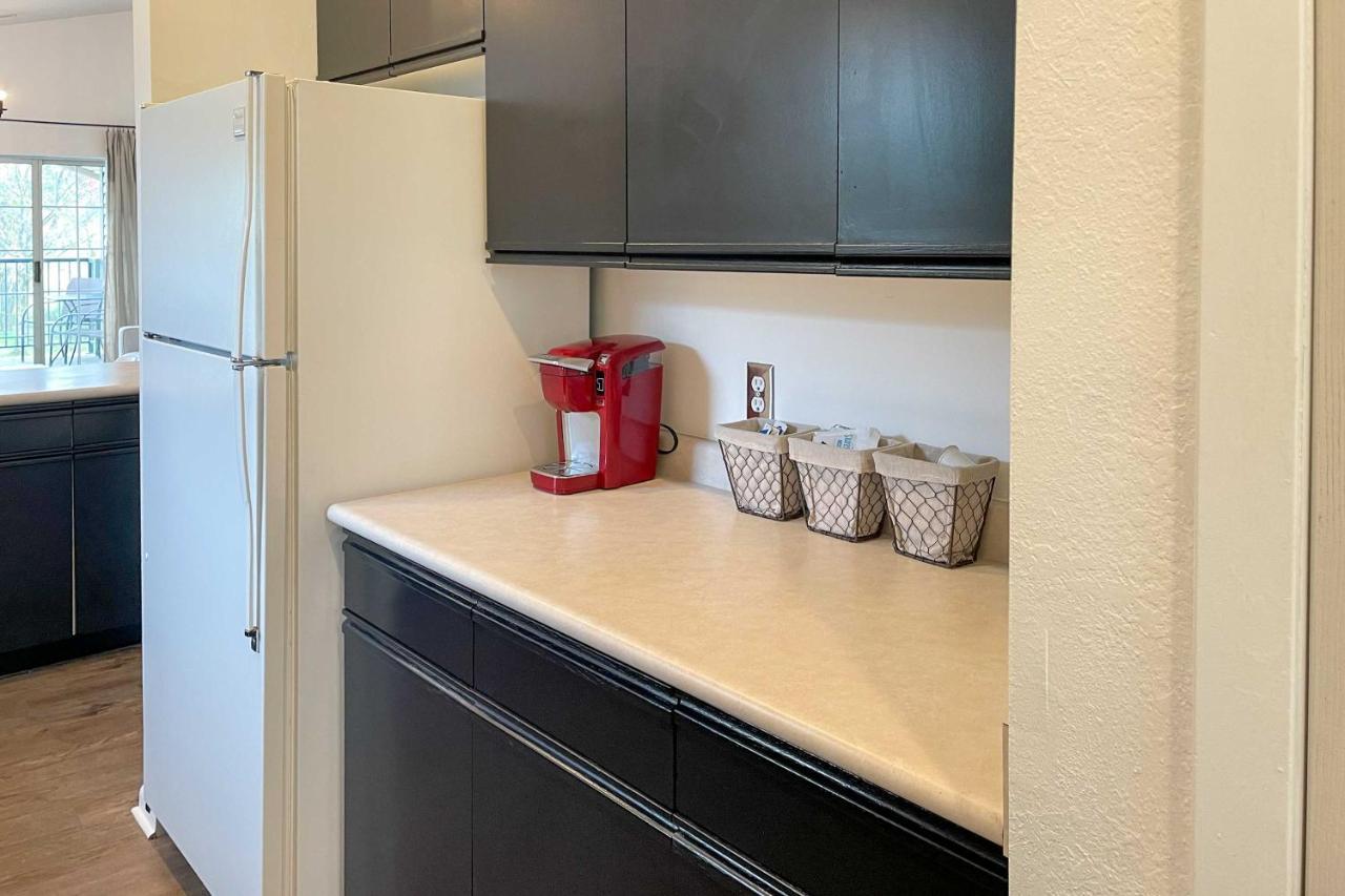 Condo With Golf Views 3 Mi To Branson Landing! Apartment Branson