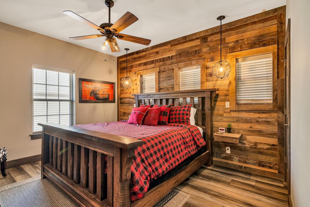 Lakefront Haven Holiday home *