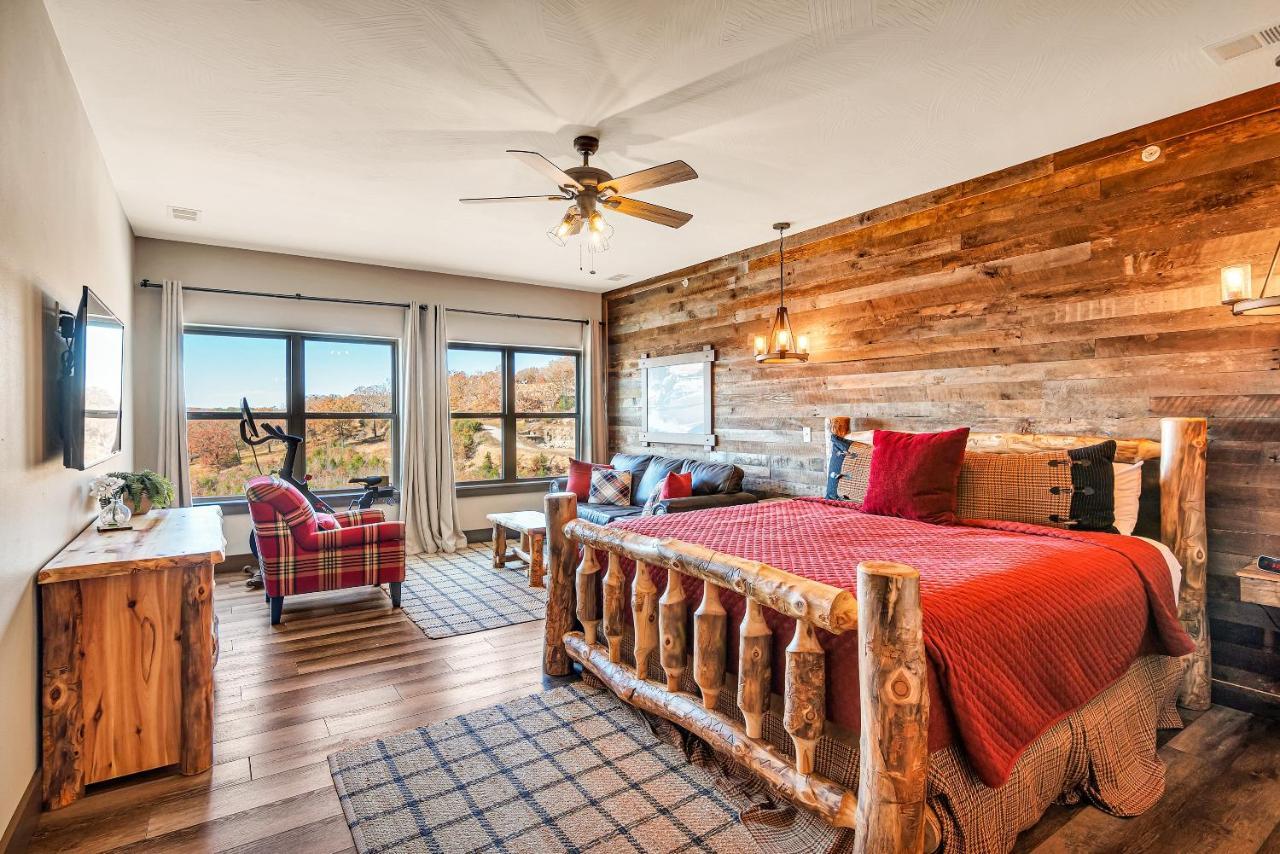 Lakefront Haven Holiday home *