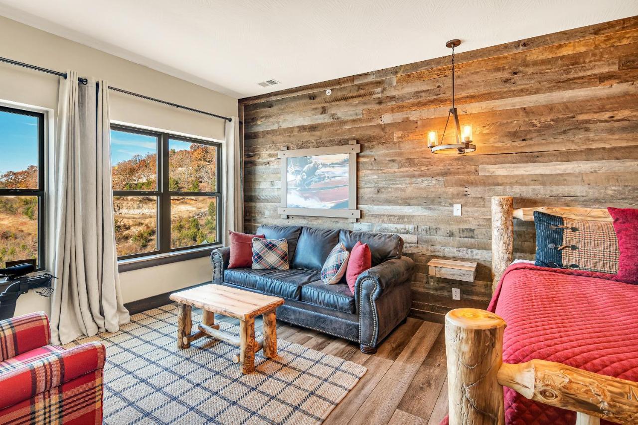 Lakefront Haven Holiday home