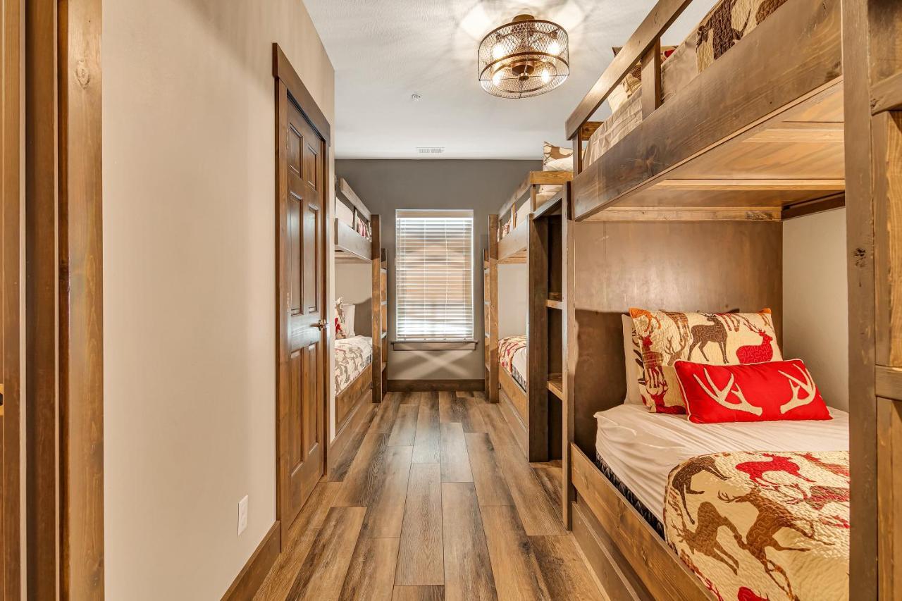 Lakefront Haven Holiday home