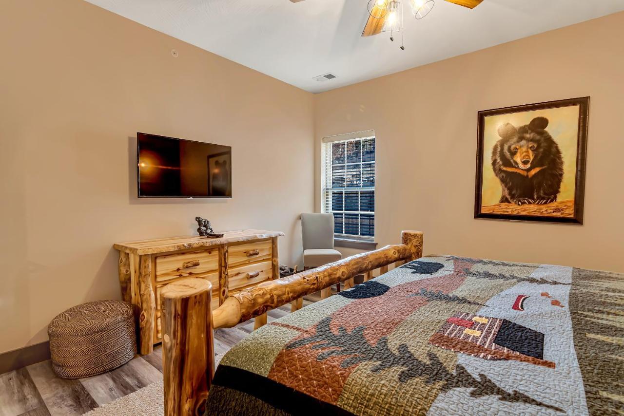 Lakefront Haven Holiday home
