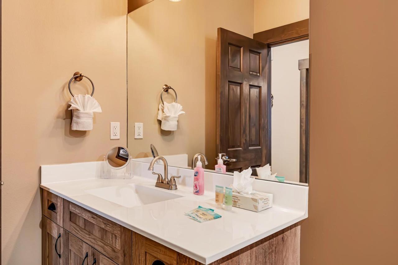 Lakefront Haven Holiday home Branson