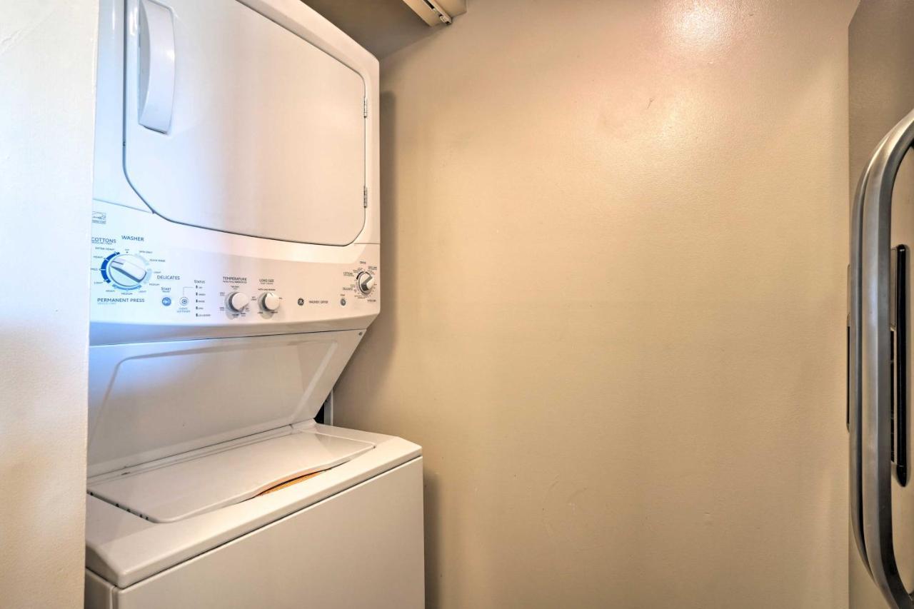 With Golf Course Views! Apartment Branson