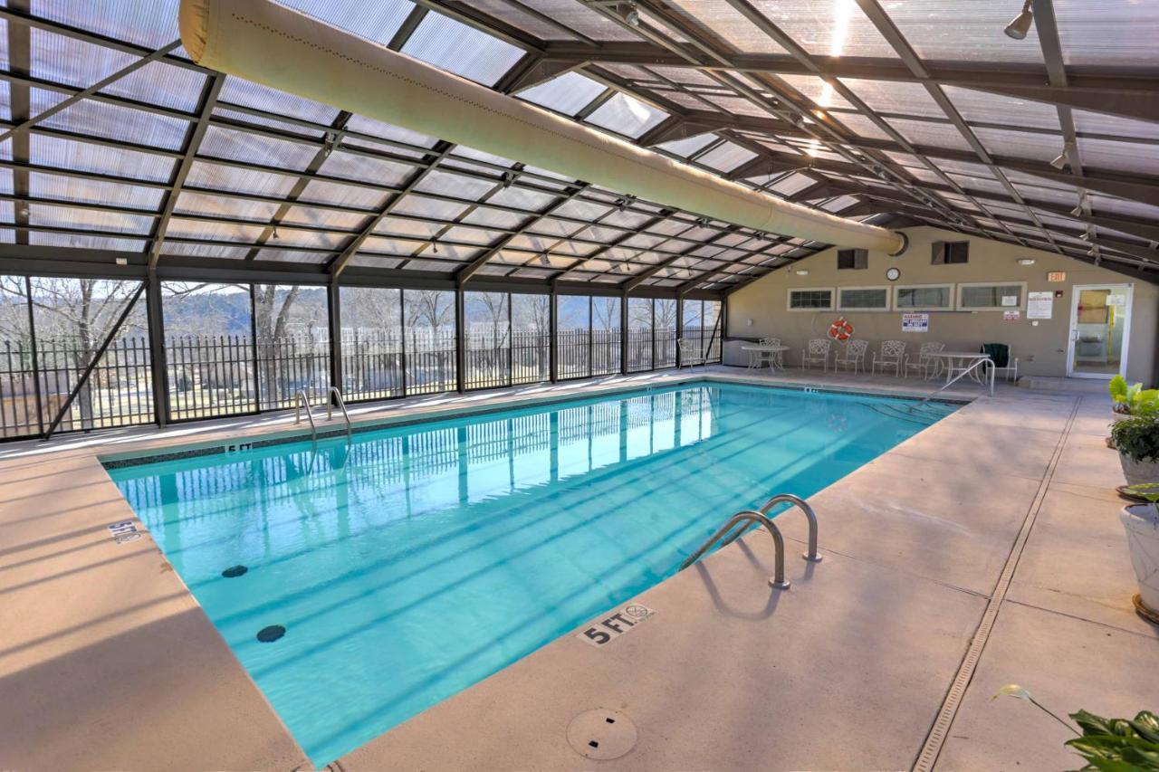 Apartment With Golf Course Views! Branson