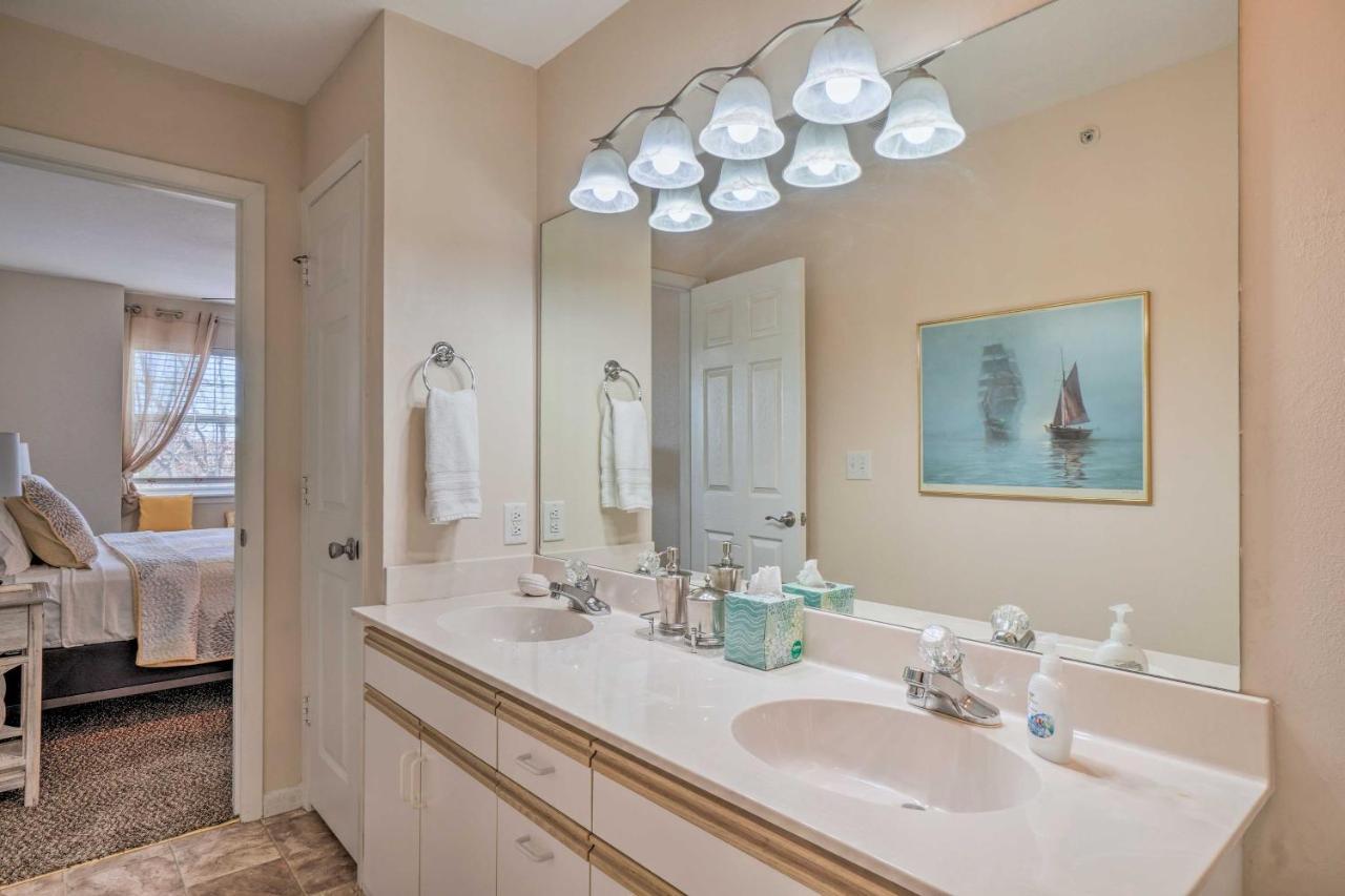 With Balcony, Near Silver Dollar City! Apartment