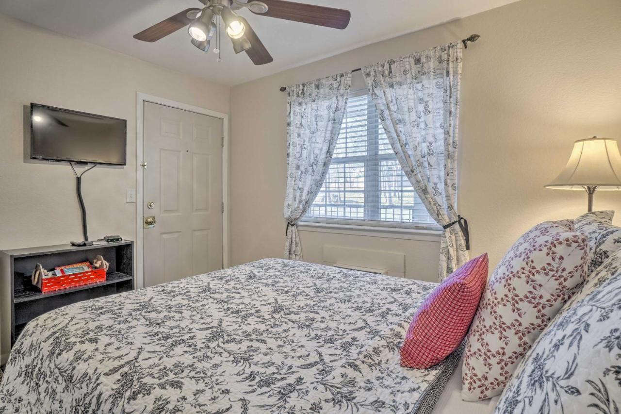 With Balcony, Near Silver Dollar City! Apartment