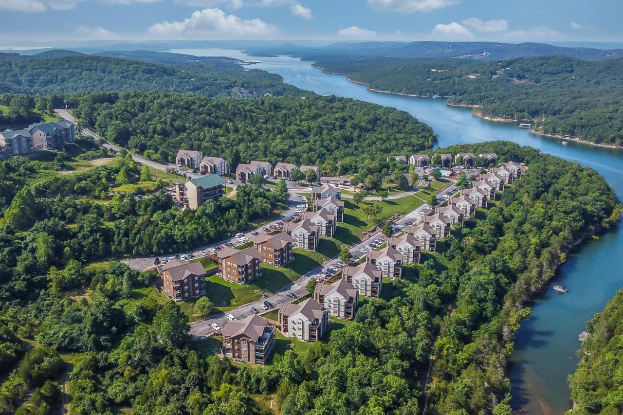 Rustic Cove Escape By The Holiday home Branson