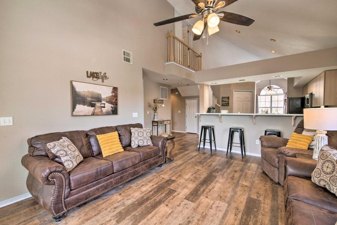 And Sunroom And Pool Access, Walk To Marina * Branson