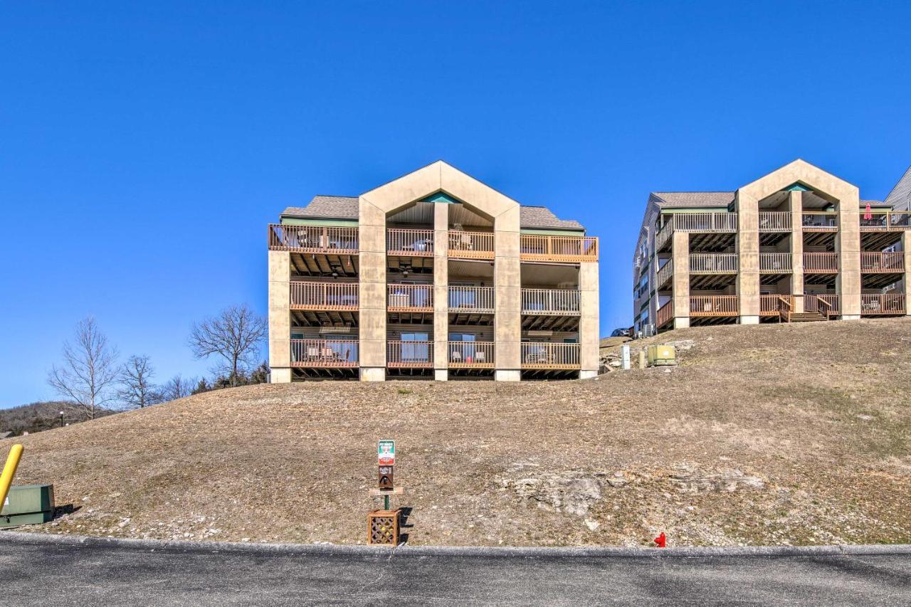 With Deck And Table Rock Views! Apartment