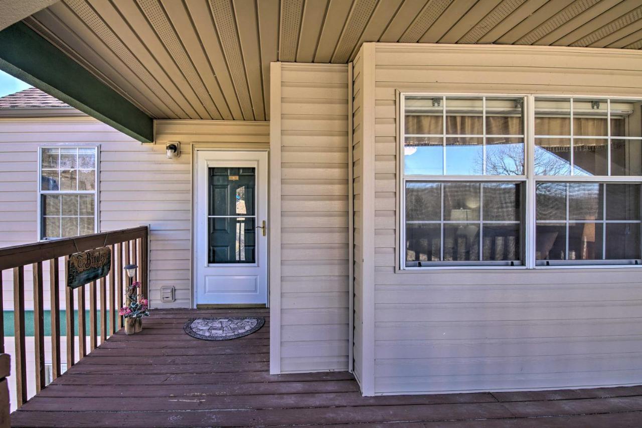With Deck And Table Rock Views! *
