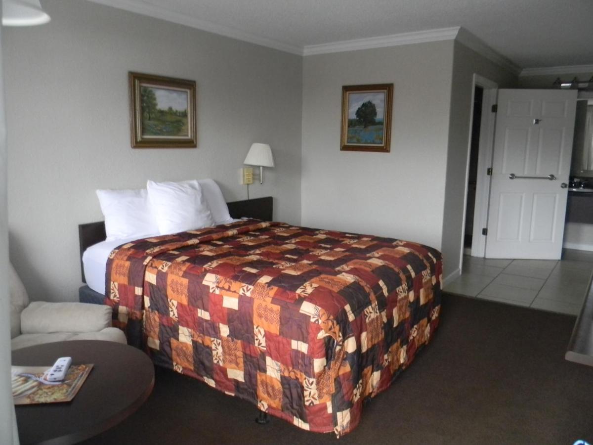 Inn Oak Grove