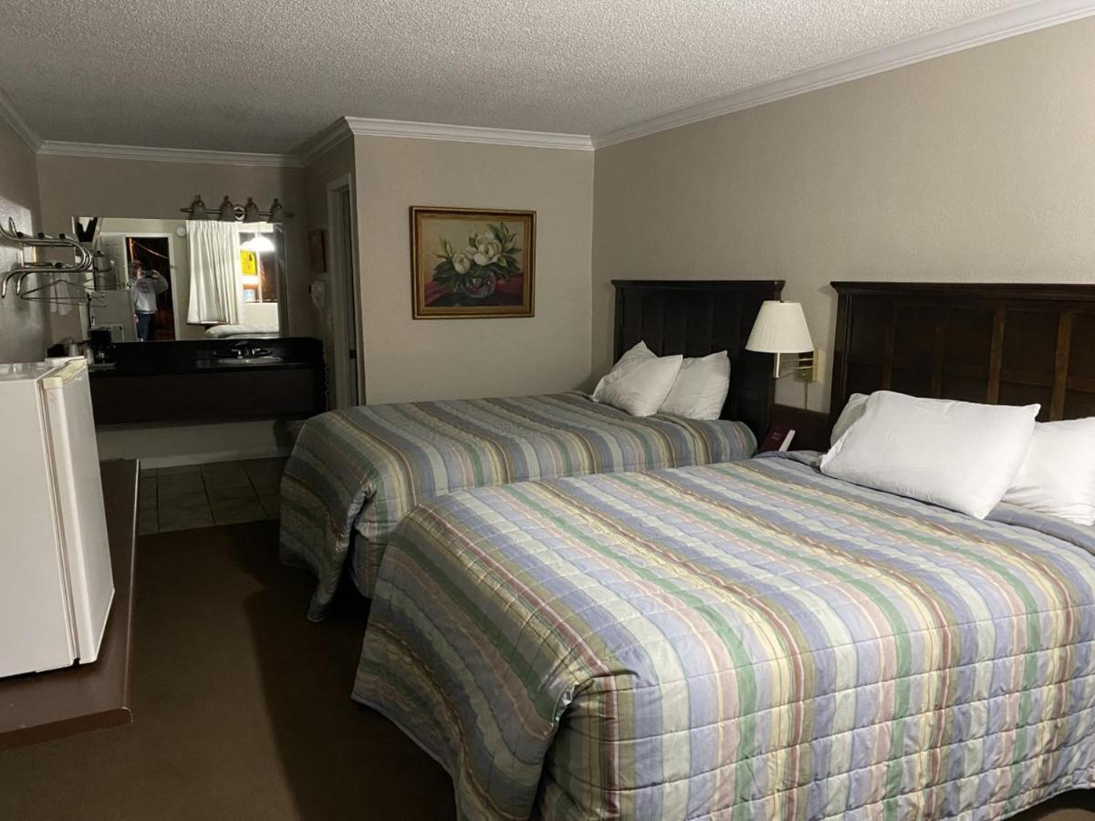 Inn Oak Grove