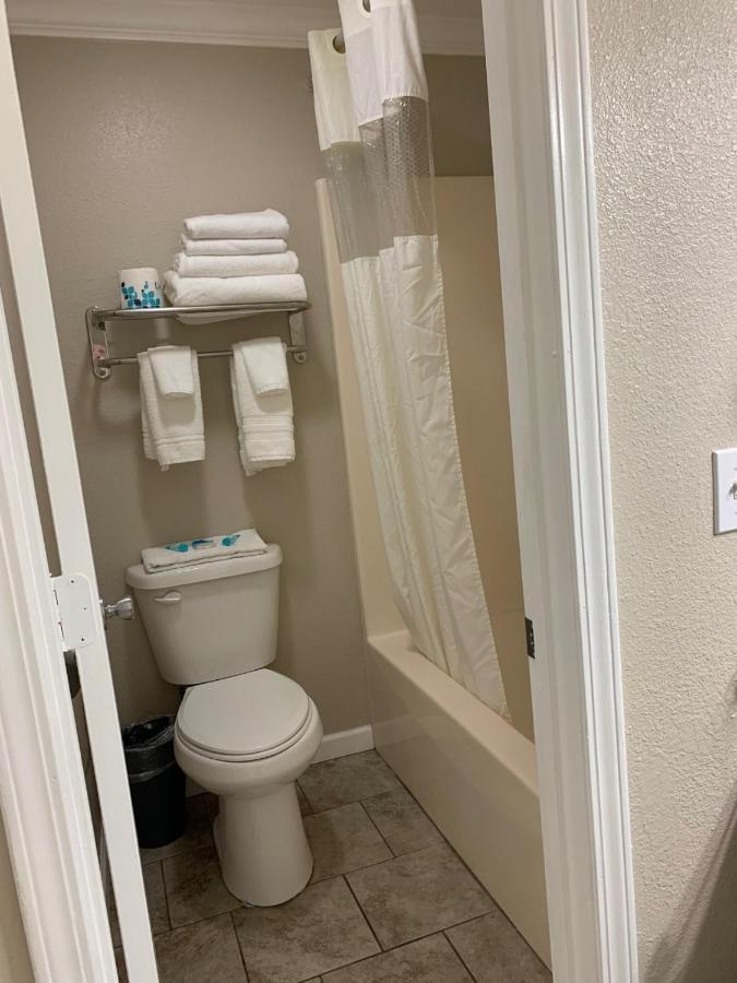 Inn Oak Grove