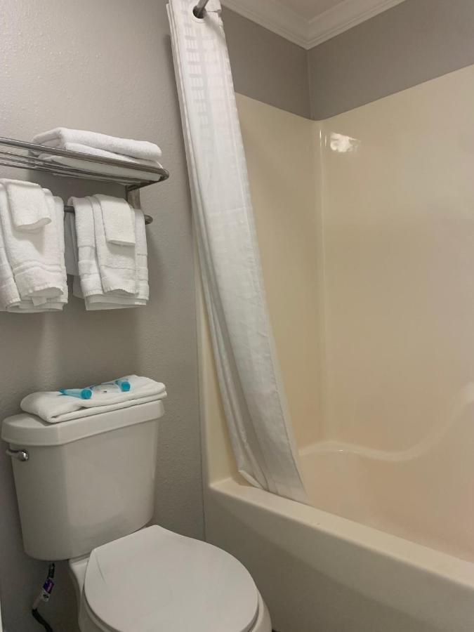 Inn Oak Grove 3*