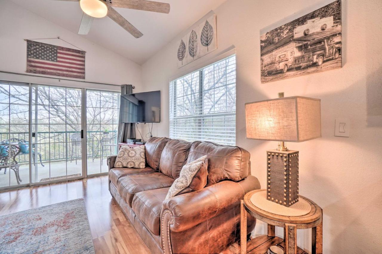 Serene Penthouse With Access And Views! *