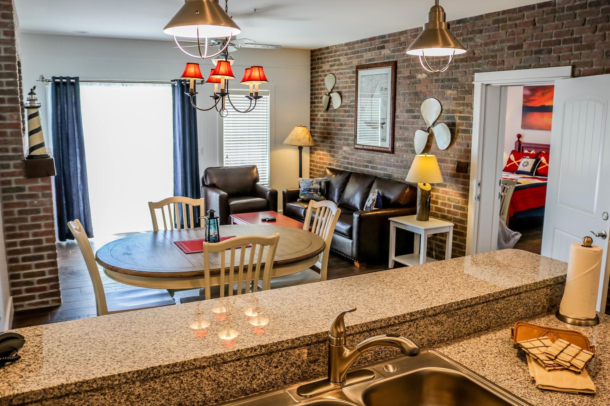 Stormy Point Village Lakeside Apartment Branson