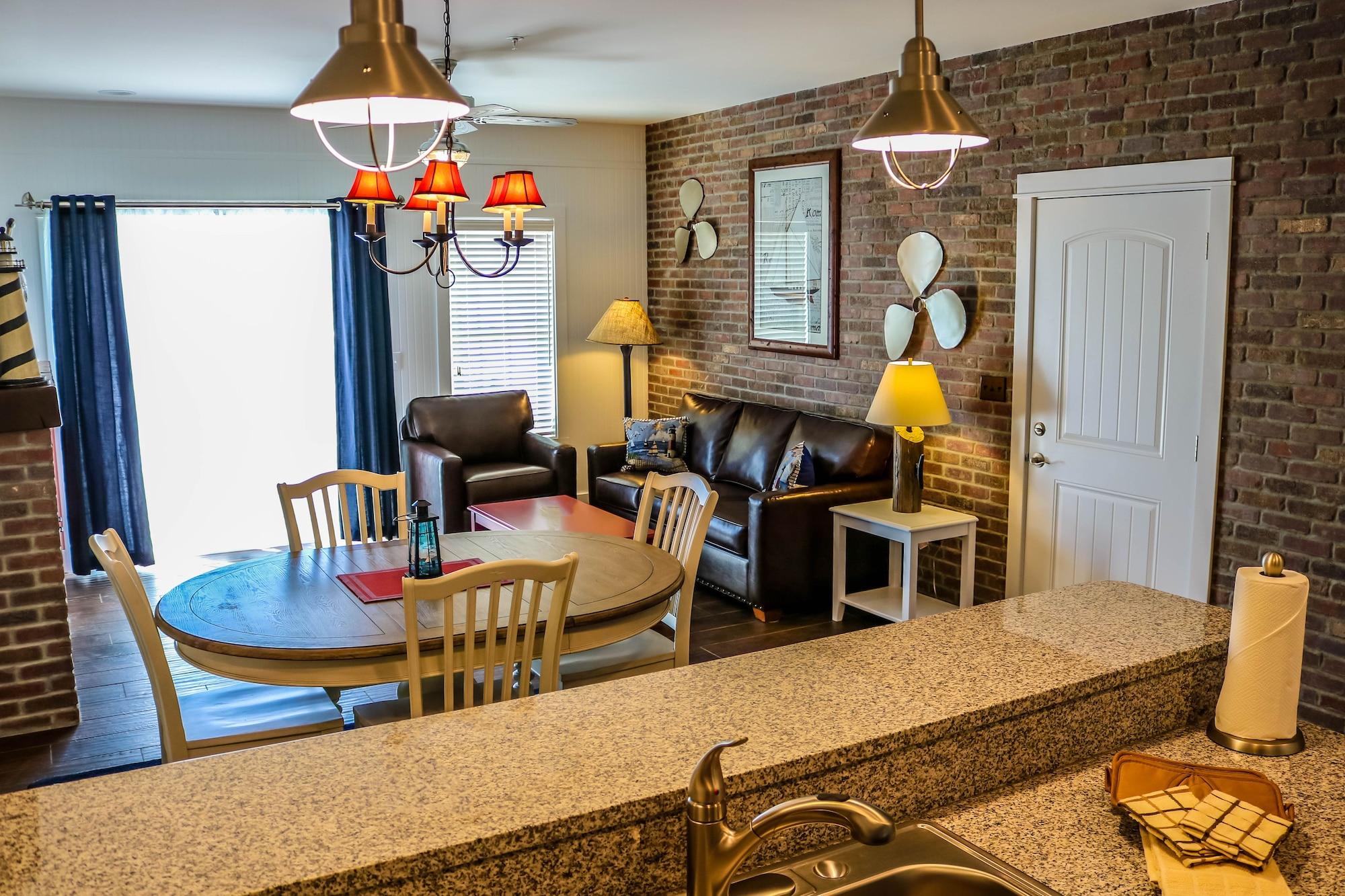 Stormy Point Village Lakeside Apartment