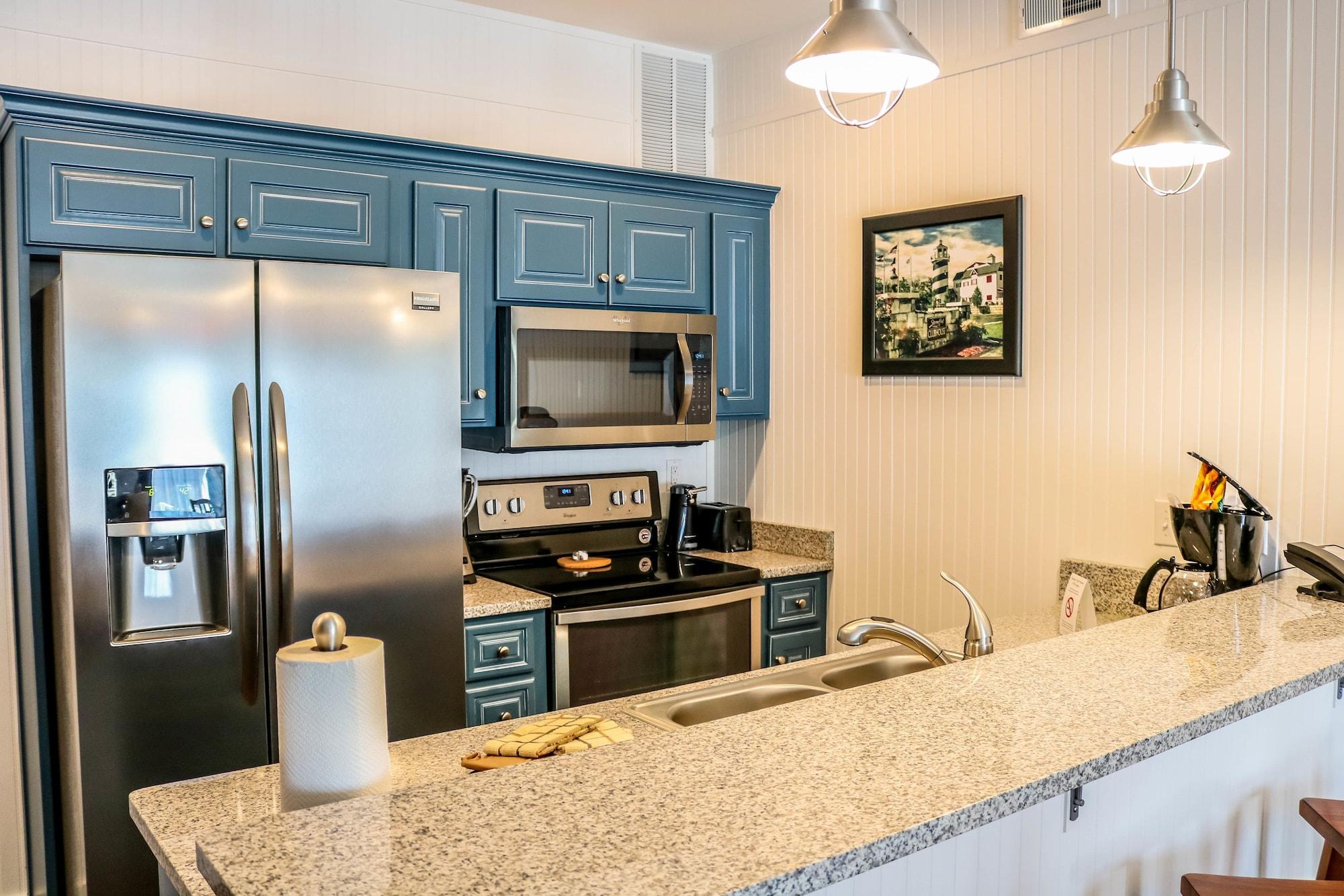 Stormy Point Village Lakeside Apartment
