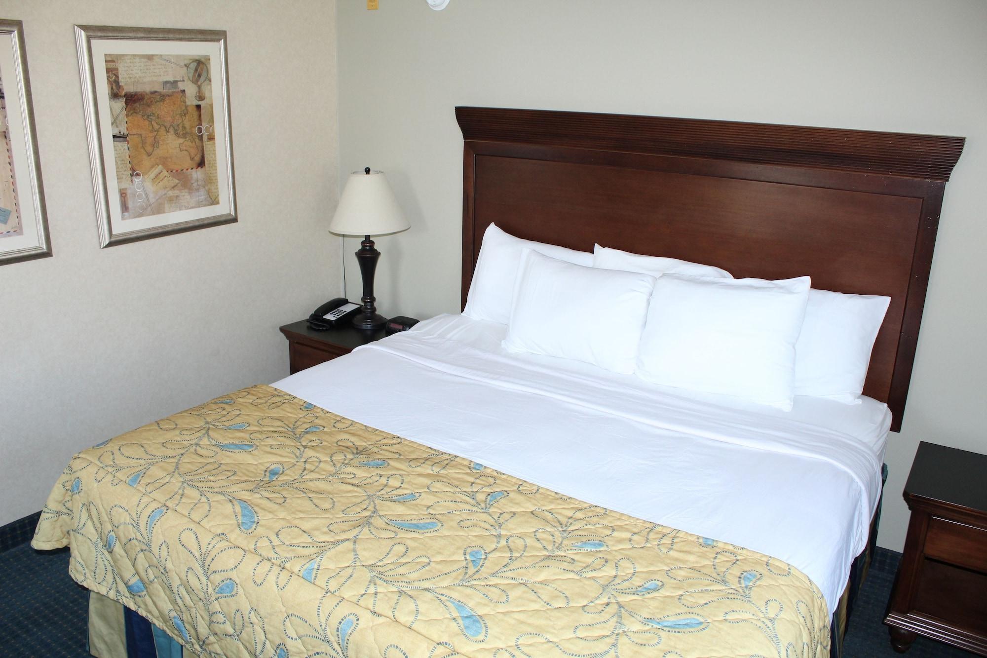 Suburban On The Strip Hotel 2*
