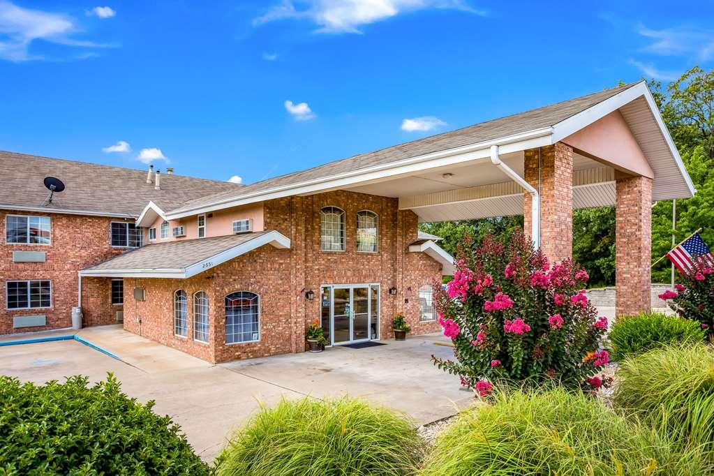 Rodeway Branson, Brick House 3*