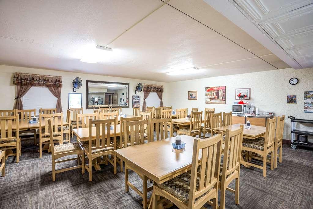 Inn Rodeway Branson, Brick House 3*