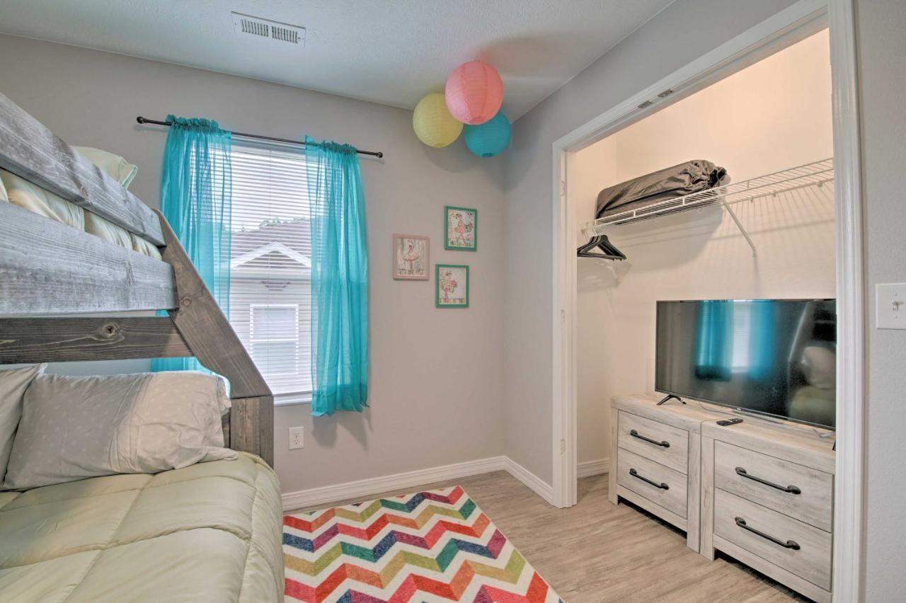 Apartment Bright Vacation With Balcony And Views! *