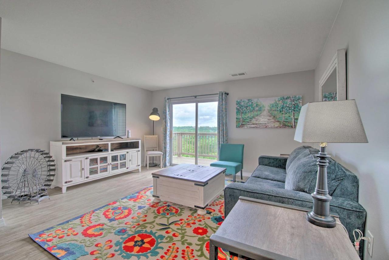 Apartment Bright Vacation With Balcony And Views! Branson