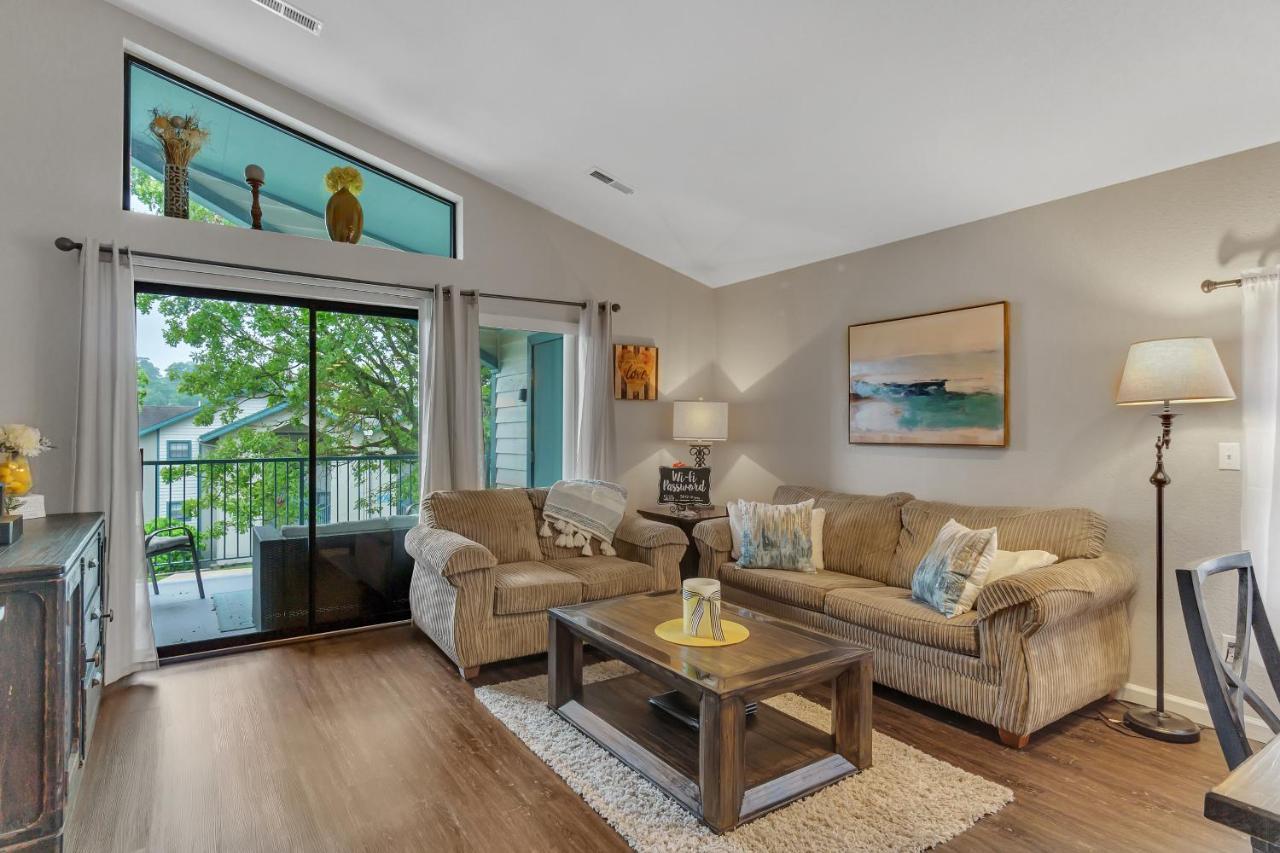 2 Bed Condo-the Greens At Thousand Hills-coffee Bar