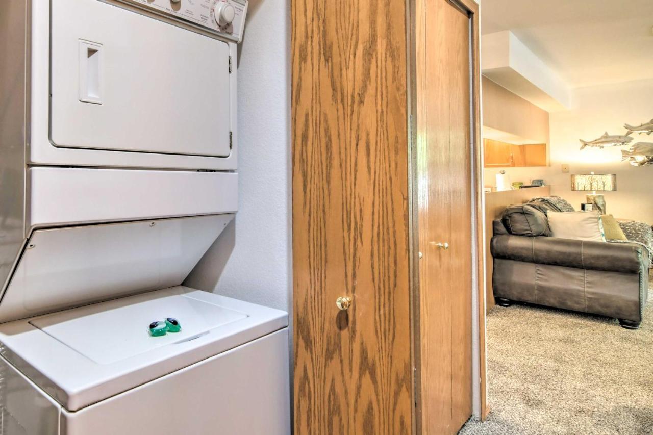 Apartment Waterfront Gem With Sunroom Less Than 4 Mi To Beach! *