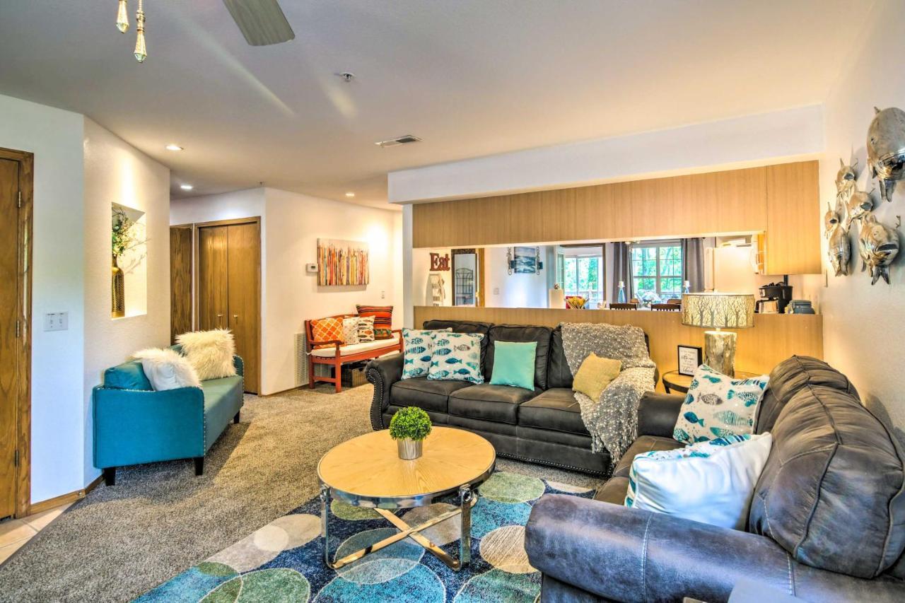 Waterfront Gem With Sunroom Less Than 4 Mi To Beach!