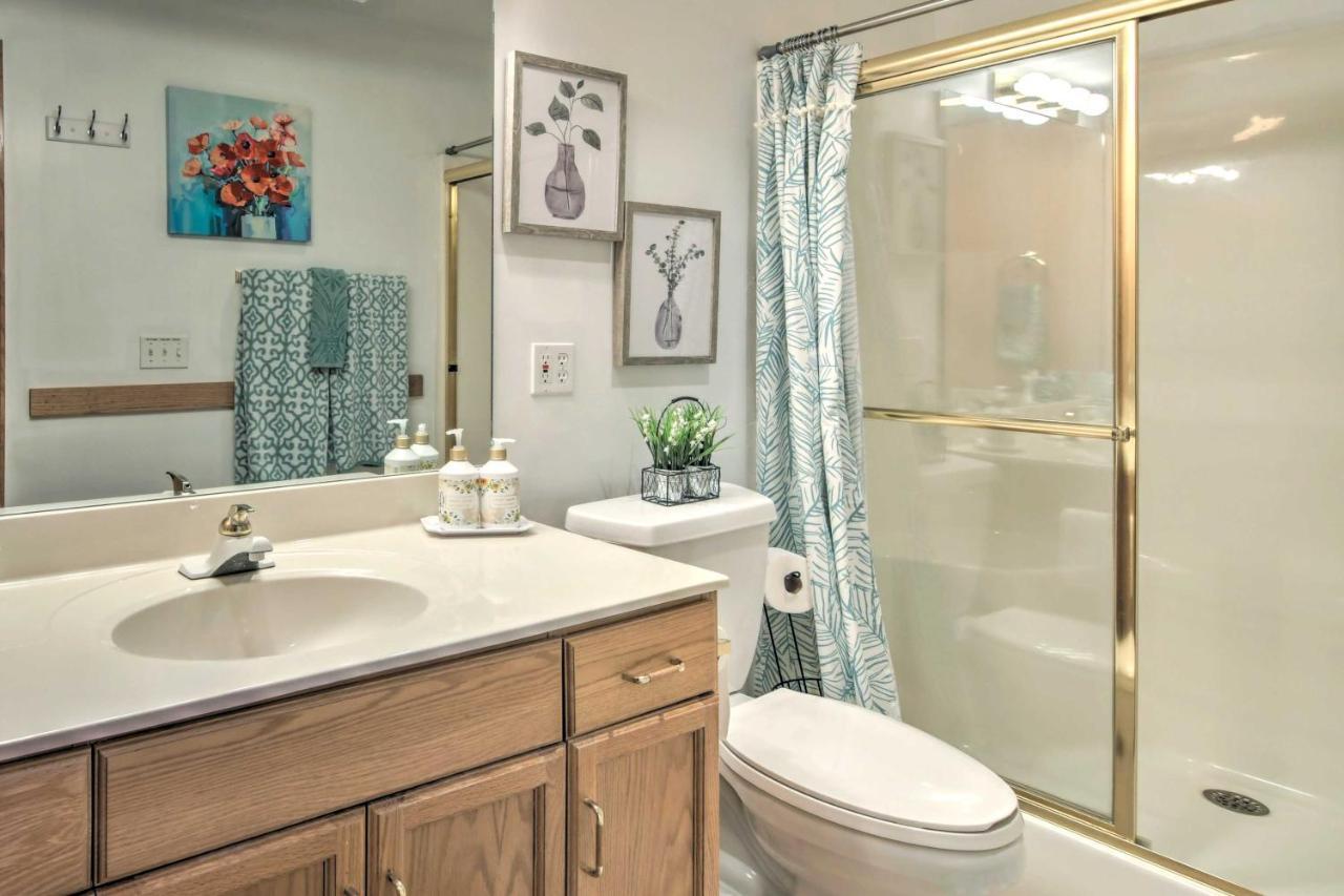 Waterfront Gem With Sunroom Less Than 4 Mi To Beach! Branson