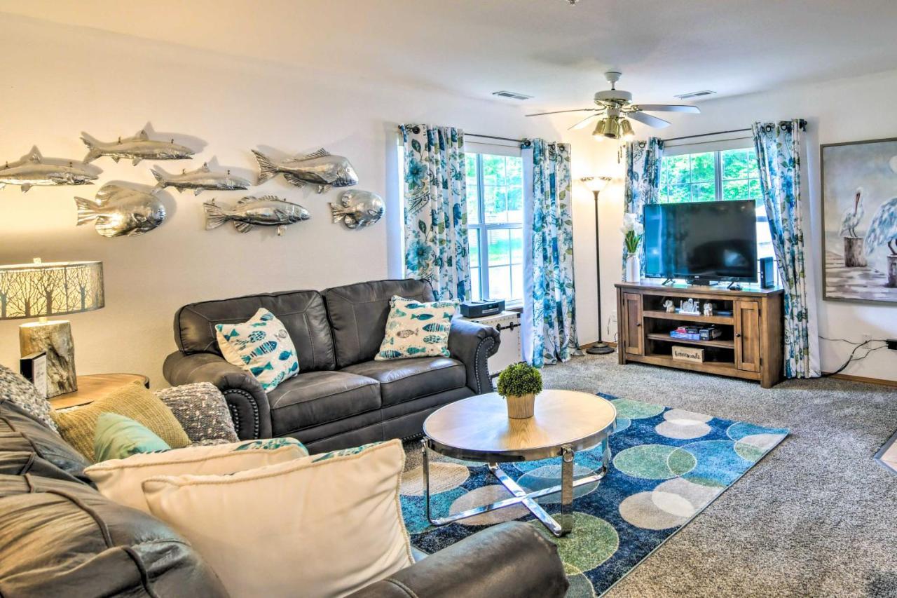Waterfront Gem With Sunroom Less Than 4 Mi To Beach! * Branson