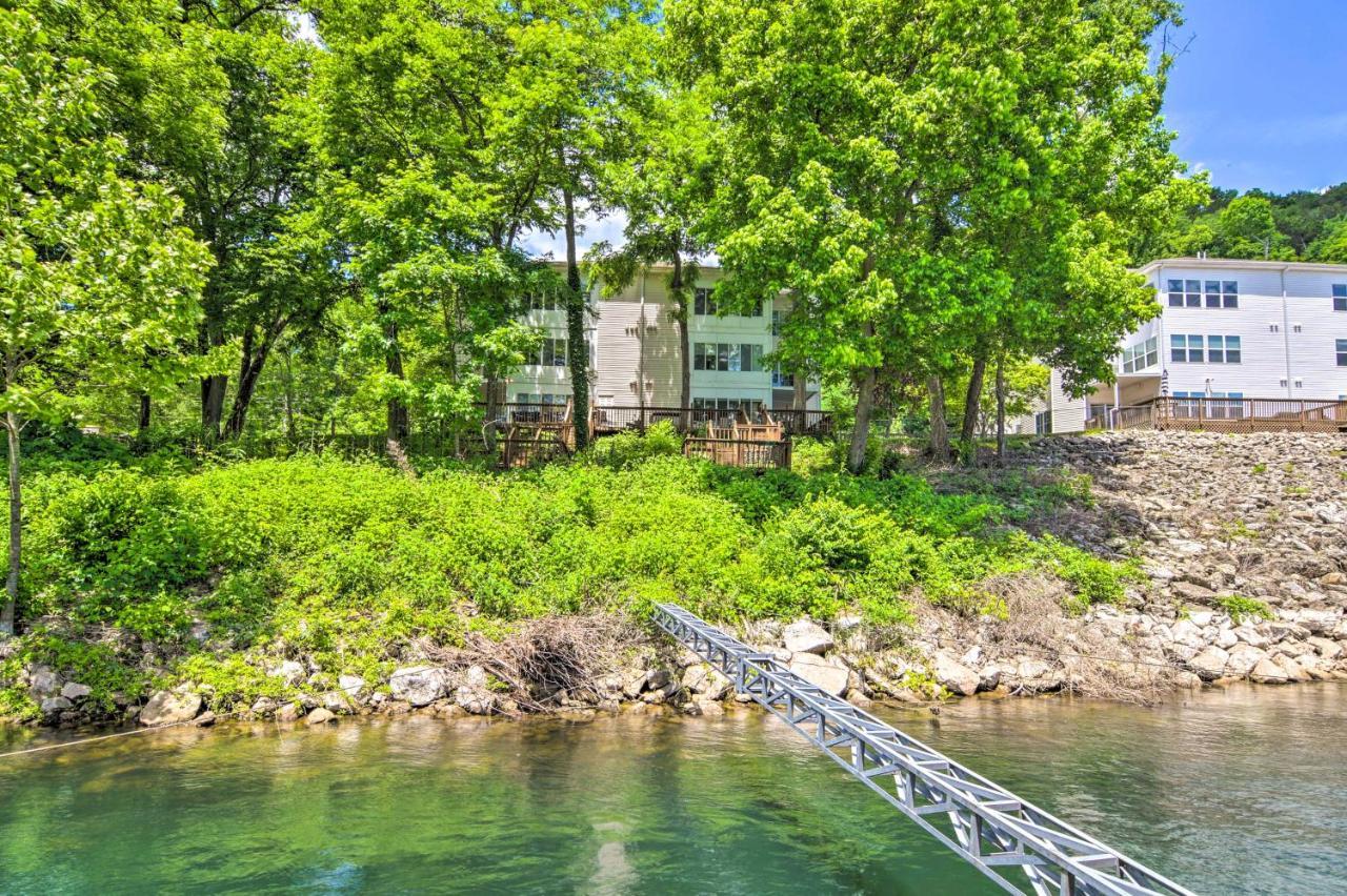 Waterfront Gem With Sunroom Less Than 4 Mi To Beach! * Branson