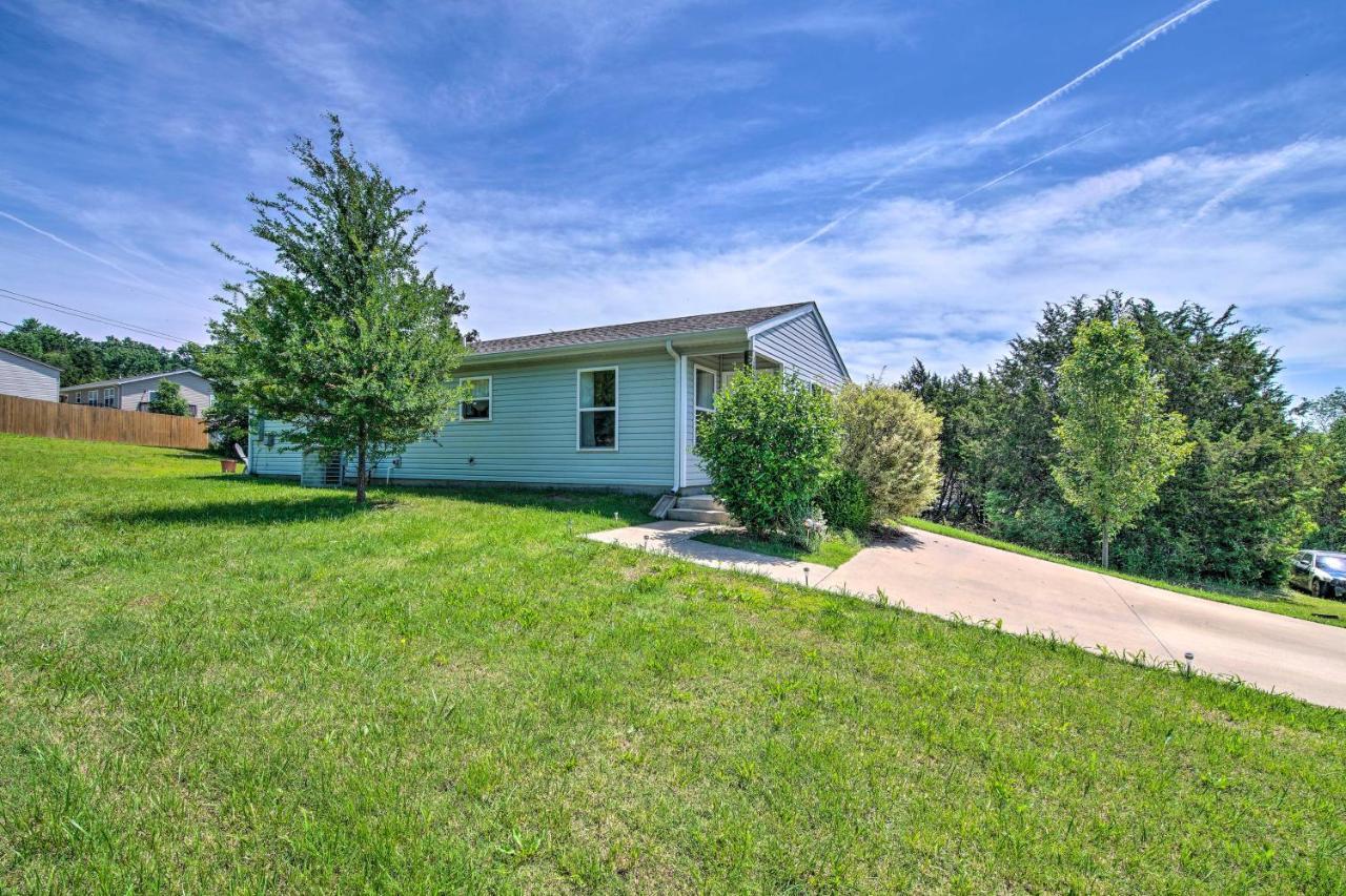 With Patio And Fire Pit 7 Mi To Downtown Holiday home *