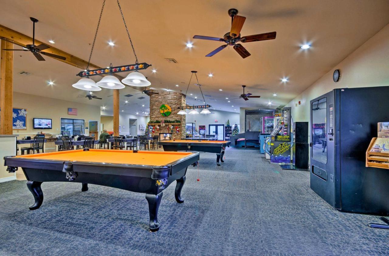 Retreat With Pool Access About 3 Mi To Dtwn Branson